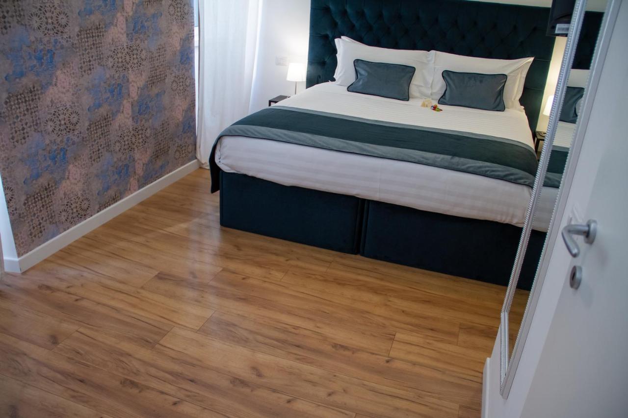 Home At Rome Vatican Apartment&Rooms Bagian luar foto