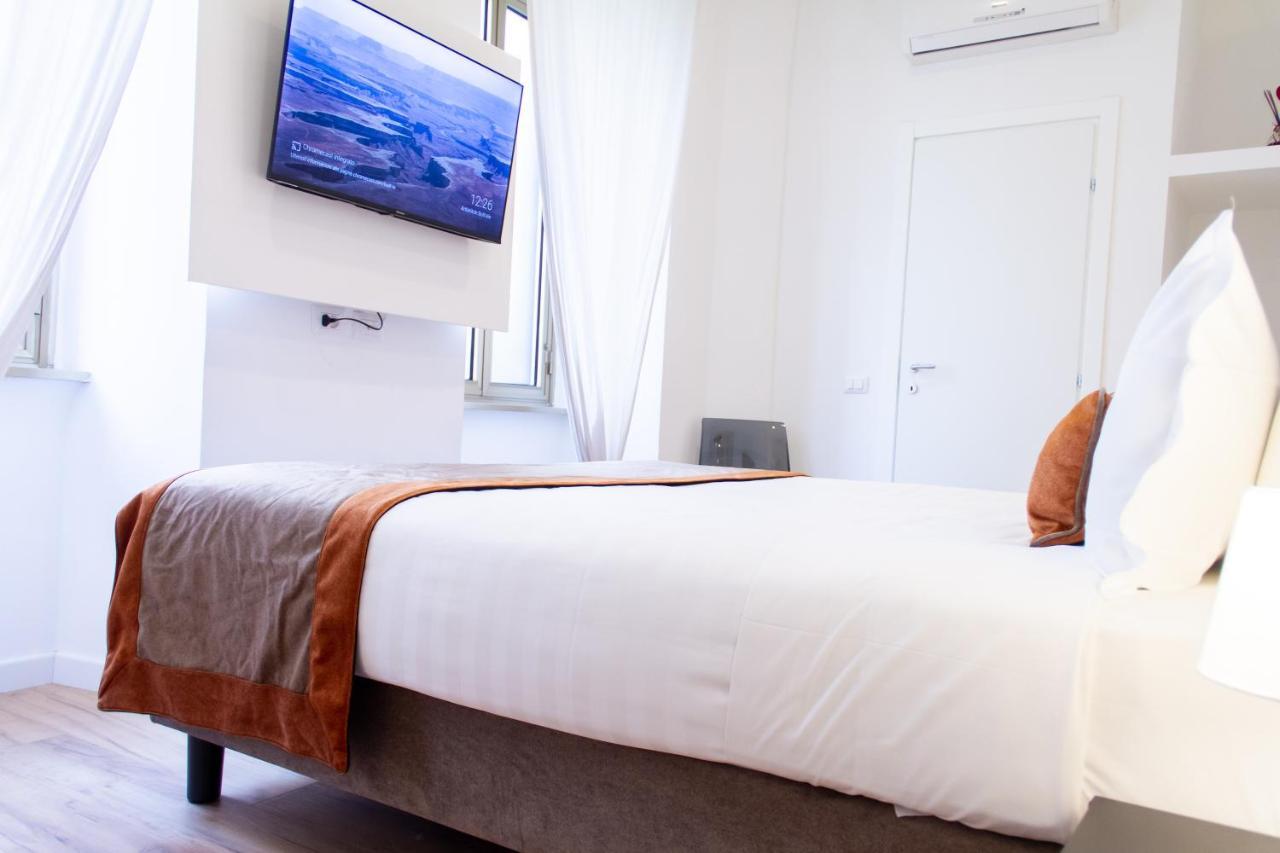 Home At Rome Vatican Apartment&Rooms Bagian luar foto