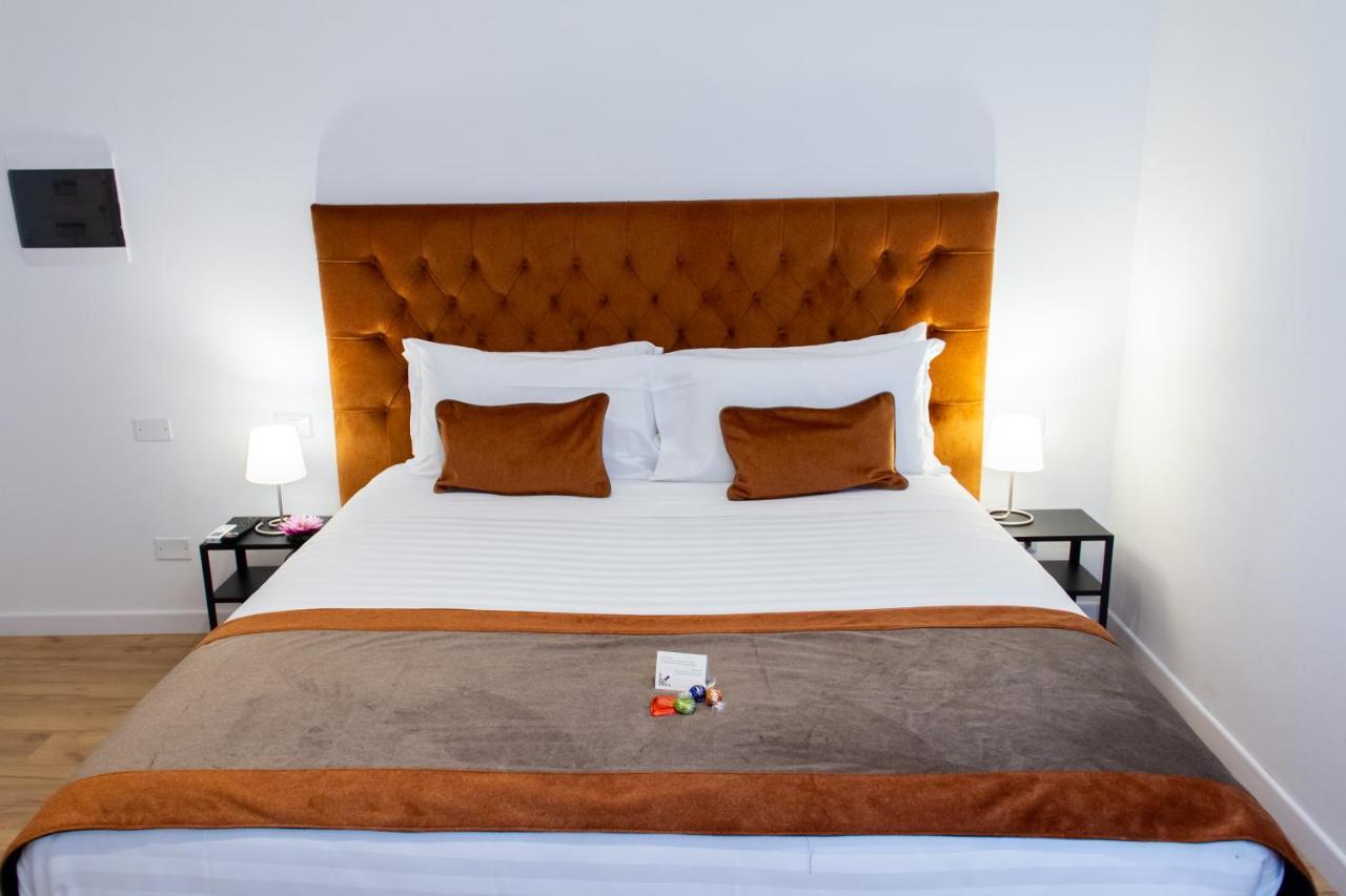 Home At Rome Vatican Apartment&Rooms Bagian luar foto