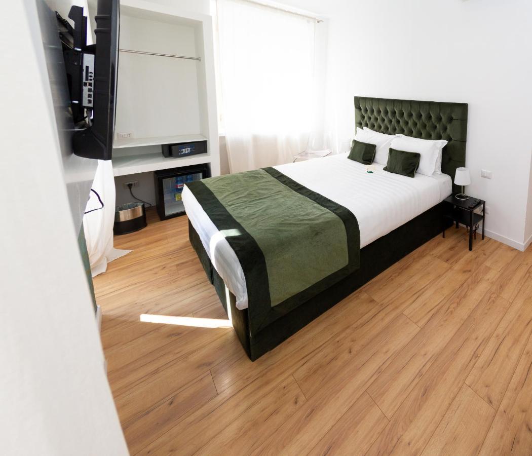 Home At Rome Vatican Apartment&Rooms Bagian luar foto