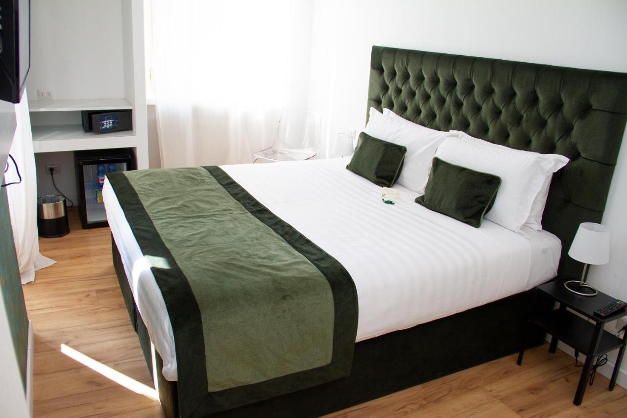 Home At Rome Vatican Apartment&Rooms Bagian luar foto
